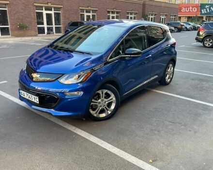 Синий Шевроле Bolt EV, объемом двигателя 0 л и пробегом 27 тыс. км за 15800 $, фото 2 на Automoto.ua