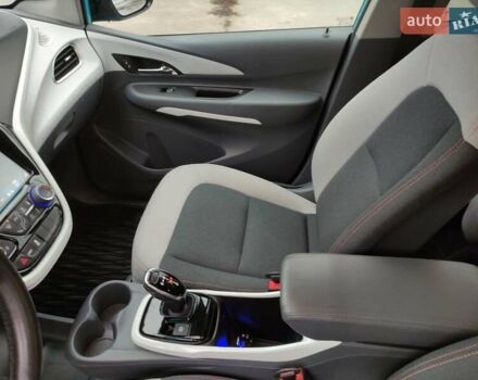 Синий Шевроле Bolt EV, объемом двигателя 0 л и пробегом 49 тыс. км за 16550 $, фото 78 на Automoto.ua