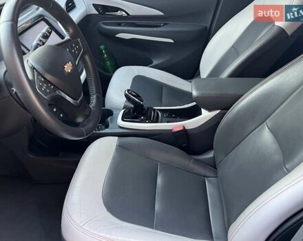 Синий Шевроле Bolt EV, объемом двигателя 0 л и пробегом 83 тыс. км за 20700 $, фото 4 на Automoto.ua