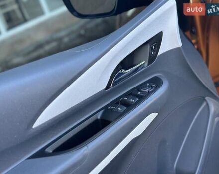 Оранжевый Шевроле Bolt EV, объемом двигателя 0 л и пробегом 111 тыс. км за 13700 $, фото 90 на Automoto.ua