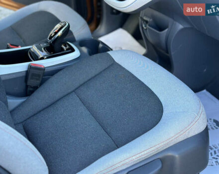 Оранжевый Шевроле Bolt EV, объемом двигателя 0 л и пробегом 111 тыс. км за 13750 $, фото 68 на Automoto.ua