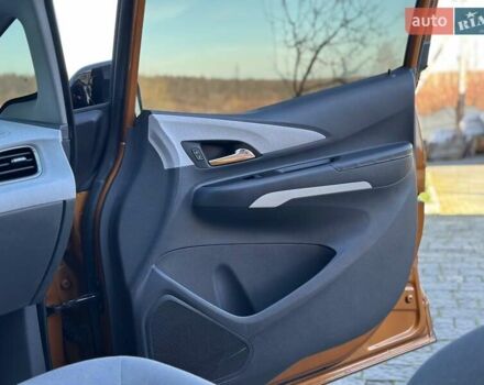 Оранжевый Шевроле Bolt EV, объемом двигателя 0 л и пробегом 111 тыс. км за 13700 $, фото 53 на Automoto.ua