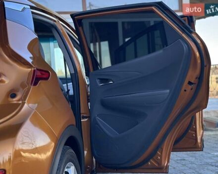 Оранжевый Шевроле Bolt EV, объемом двигателя 0 л и пробегом 111 тыс. км за 13700 $, фото 76 на Automoto.ua