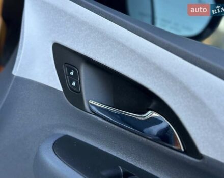 Оранжевый Шевроле Bolt EV, объемом двигателя 0 л и пробегом 111 тыс. км за 13700 $, фото 60 на Automoto.ua