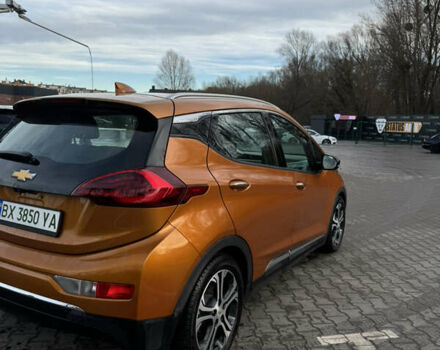 Оранжевый Шевроле Bolt EV, объемом двигателя 0 л и пробегом 56 тыс. км за 14300 $, фото 4 на Automoto.ua