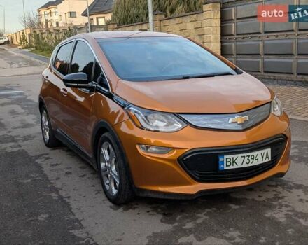 Оранжевый Шевроле Bolt EV, объемом двигателя 0 л и пробегом 95 тыс. км за 12500 $, фото 1 на Automoto.ua