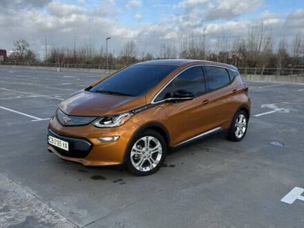 Шевроле Bolt EV 2017 у Києві на Automoto.ua Помаранчевий Шевроле Bolt EV, об'ємом двигуна 0 л та пробігом 112 тис. км за 14200 $, фото 1 на Automoto.ua