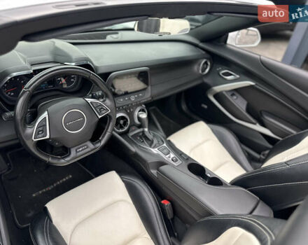 Белый Шевроле Камаро, объемом двигателя 2 л и пробегом 45 тыс. км за 18888 $, фото 9 на Automoto.ua