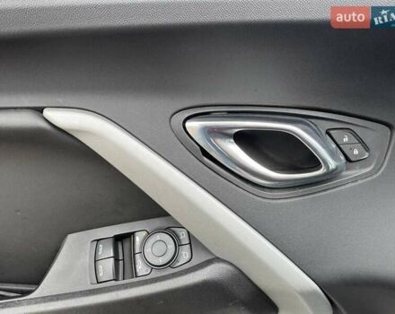 Белый Шевроле Камаро, объемом двигателя 3.6 л и пробегом 83 тыс. км за 31990 $, фото 11 на Automoto.ua