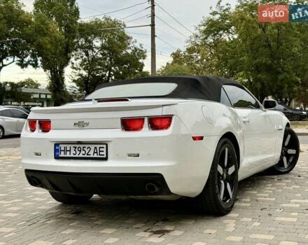 Белый Шевроле Камаро, объемом двигателя 3.56 л и пробегом 154 тыс. км за 12900 $, фото 5 на Automoto.ua