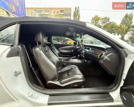 Белый Шевроле Камаро, объемом двигателя 3.56 л и пробегом 154 тыс. км за 12900 $, фото 9 на Automoto.ua