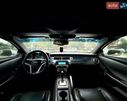 Белый Шевроле Камаро, объемом двигателя 3.56 л и пробегом 154 тыс. км за 12900 $, фото 12 на Automoto.ua