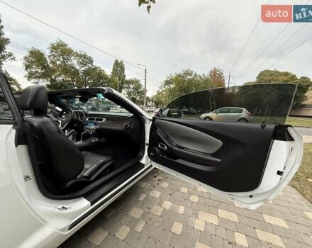 Белый Шевроле Камаро, объемом двигателя 3.56 л и пробегом 154 тыс. км за 12900 $, фото 36 на Automoto.ua