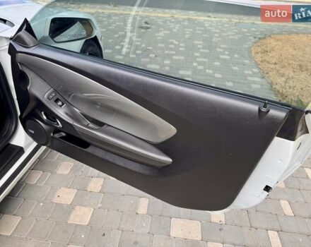 Білий Шевроле Камаро, об'ємом двигуна 3.56 л та пробігом 154 тис. км за 12900 $, фото 62 на Automoto.ua