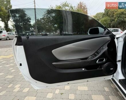 Белый Шевроле Камаро, объемом двигателя 3.56 л и пробегом 154 тыс. км за 12900 $, фото 39 на Automoto.ua