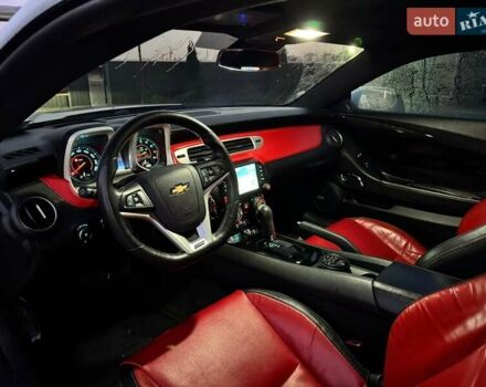 Белый Шевроле Камаро, объемом двигателя 3.56 л и пробегом 180 тыс. км за 13700 $, фото 6 на Automoto.ua