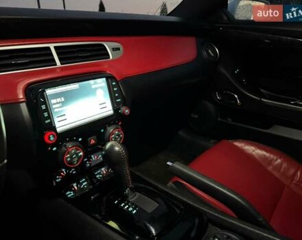 Белый Шевроле Камаро, объемом двигателя 3.56 л и пробегом 180 тыс. км за 13700 $, фото 4 на Automoto.ua