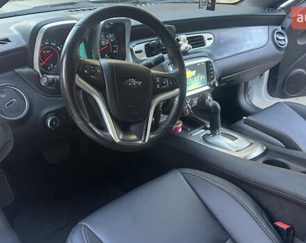 Белый Шевроле Камаро, объемом двигателя 3.6 л и пробегом 119 тыс. км за 18000 $, фото 8 на Automoto.ua