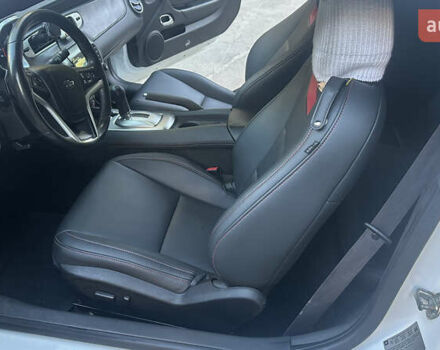 Белый Шевроле Камаро, объемом двигателя 3.6 л и пробегом 119 тыс. км за 18000 $, фото 6 на Automoto.ua