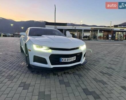 Белый Шевроле Камаро, объемом двигателя 3.56 л и пробегом 180 тыс. км за 13700 $, фото 3 на Automoto.ua