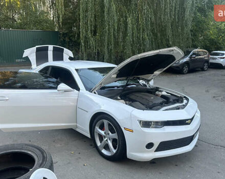 Белый Шевроле Камаро, объемом двигателя 3.6 л и пробегом 119 тыс. км за 18000 $, фото 11 на Automoto.ua