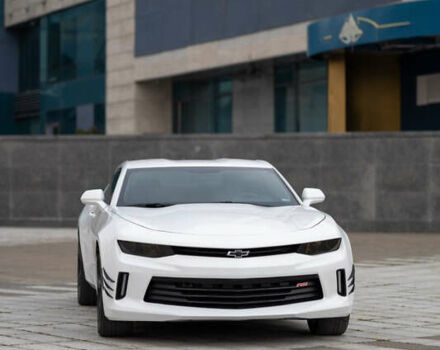 Шевроле Камаро 2016 в Харькове на Automoto.ua Белый Шевроле Камаро, объемом двигателя 2 л и пробегом 118 тыс. км за 16500 $, фото 1 на Automoto.ua