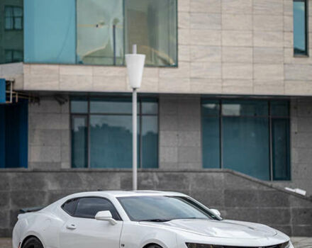 Шевроле Камаро 2016 в Харькове на Automoto.ua Белый Шевроле Камаро, объемом двигателя 2 л и пробегом 118 тыс. км за 16500 $, фото 9 на Automoto.ua