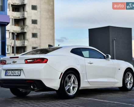 Белый Шевроле Камаро, объемом двигателя 2 л и пробегом 103 тыс. км за 18555 $, фото 44 на Automoto.ua