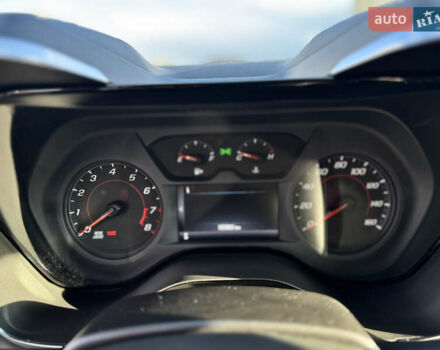 Белый Шевроле Камаро, объемом двигателя 2 л и пробегом 103 тыс. км за 18555 $, фото 26 на Automoto.ua