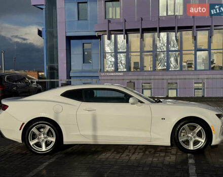 Белый Шевроле Камаро, объемом двигателя 2 л и пробегом 103 тыс. км за 18555 $, фото 4 на Automoto.ua