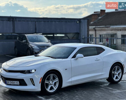 Белый Шевроле Камаро, объемом двигателя 2 л и пробегом 103 тыс. км за 18555 $, фото 3 на Automoto.ua