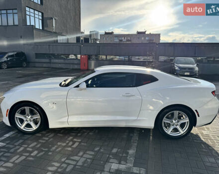 Белый Шевроле Камаро, объемом двигателя 2 л и пробегом 103 тыс. км за 18555 $, фото 11 на Automoto.ua