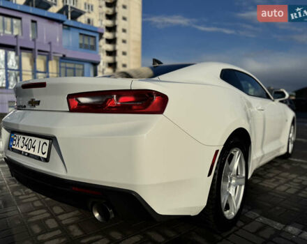 Белый Шевроле Камаро, объемом двигателя 2 л и пробегом 103 тыс. км за 18555 $, фото 8 на Automoto.ua