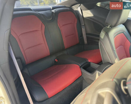 Белый Шевроле Камаро, объемом двигателя 2 л и пробегом 103 тыс. км за 18555 $, фото 15 на Automoto.ua