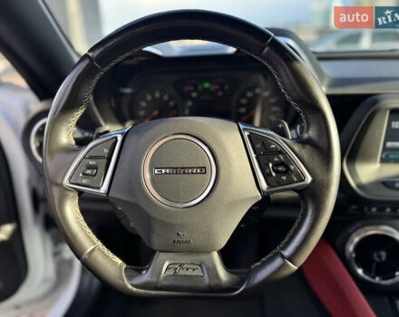 Белый Шевроле Камаро, объемом двигателя 2 л и пробегом 103 тыс. км за 18555 $, фото 29 на Automoto.ua