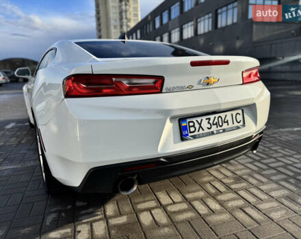 Белый Шевроле Камаро, объемом двигателя 2 л и пробегом 103 тыс. км за 18555 $, фото 9 на Automoto.ua