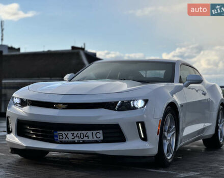 Белый Шевроле Камаро, объемом двигателя 2 л и пробегом 103 тыс. км за 18555 $, фото 34 на Automoto.ua