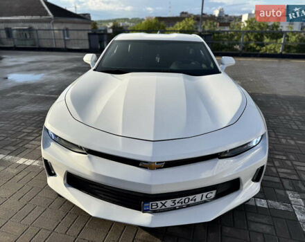 Белый Шевроле Камаро, объемом двигателя 2 л и пробегом 103 тыс. км за 18555 $, фото 52 на Automoto.ua