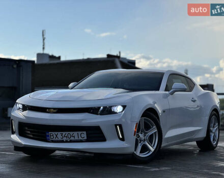 Белый Шевроле Камаро, объемом двигателя 2 л и пробегом 103 тыс. км за 18555 $, фото 1 на Automoto.ua