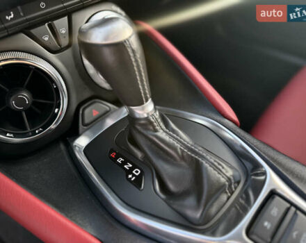 Белый Шевроле Камаро, объемом двигателя 2 л и пробегом 103 тыс. км за 18555 $, фото 24 на Automoto.ua