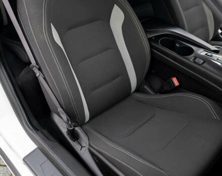 Шевроле Камаро 2016 в Харькове на Automoto.ua Белый Шевроле Камаро, объемом двигателя 2 л и пробегом 118 тыс. км за 16500 $, фото 25 на Automoto.ua