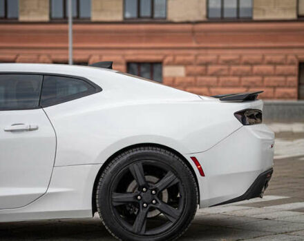 Шевроле Камаро 2016 в Харькове на Automoto.ua Белый Шевроле Камаро, объемом двигателя 2 л и пробегом 118 тыс. км за 16500 $, фото 3 на Automoto.ua