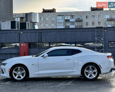 Белый Шевроле Камаро, объемом двигателя 2 л и пробегом 103 тыс. км за 18555 $, фото 2 на Automoto.ua