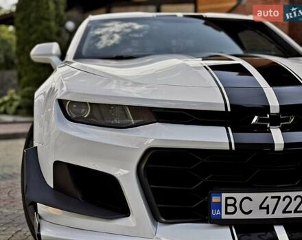Білий Шевроле Камаро, об'ємом двигуна 2 л та пробігом 135 тис. км за 22750 $, фото 15 на Automoto.ua
