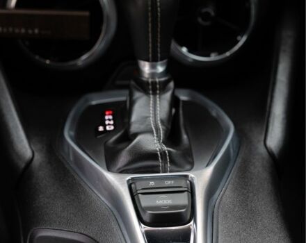 Белый Шевроле Камаро, объемом двигателя 2 л и пробегом 118 тыс. км за 13999 $, фото 15 на Automoto.ua