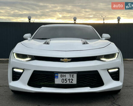 Белый Шевроле Камаро, объемом двигателя 6.16 л и пробегом 99 тыс. км за 23500 $, фото 2 на Automoto.ua