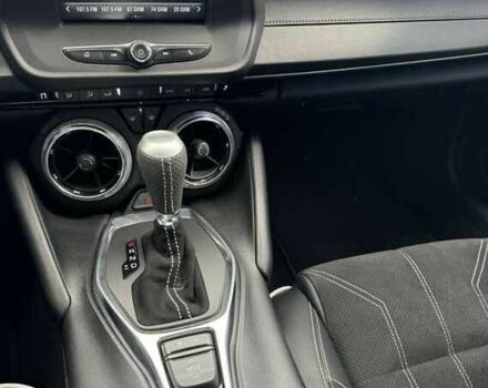 Белый Шевроле Камаро, объемом двигателя 2 л и пробегом 70 тыс. км за 10900 $, фото 7 на Automoto.ua