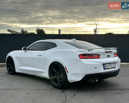 Белый Шевроле Камаро, объемом двигателя 6.16 л и пробегом 99 тыс. км за 23500 $, фото 4 на Automoto.ua