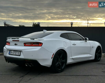 Белый Шевроле Камаро, объемом двигателя 6.16 л и пробегом 99 тыс. км за 23500 $, фото 3 на Automoto.ua