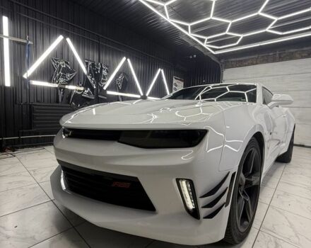 Белый Шевроле Камаро, объемом двигателя 2 л и пробегом 118 тыс. км за 13999 $, фото 2 на Automoto.ua